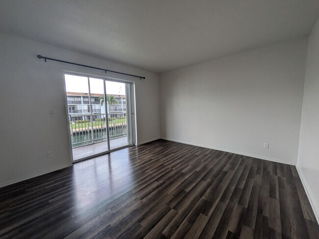 Building Photo - 131 Doolen Ct