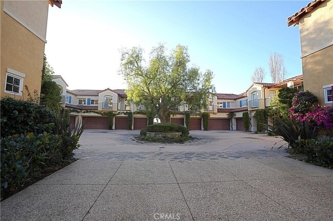 Building Photo - 16 Savona Ct