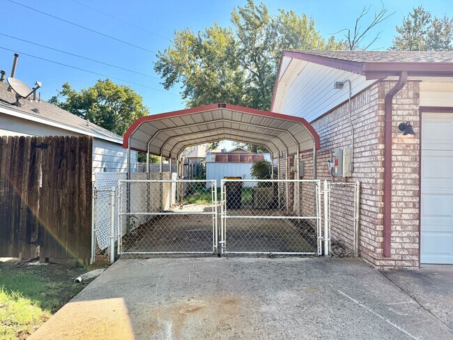Building Photo - 14505 S Nyssa Pl