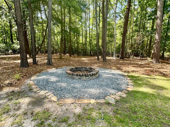 Building Photo - Stunning Four Bedroom Low Country Home in ...