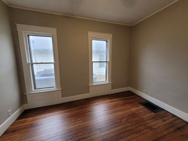 Building Photo - 2 Bedroom House Downtown on Private Street in the District
