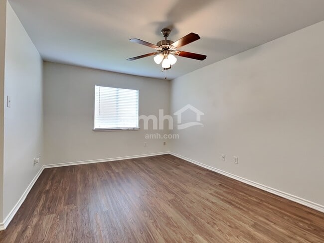 Building Photo - 2436 Sierra Dr