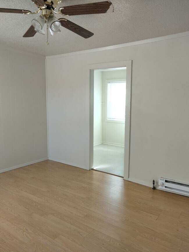 Building Photo - Cozy One Bedroom, One Bath House in Peaceful Location for $600!