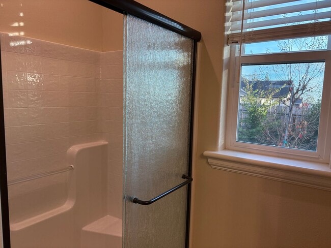 Building Photo - 5619 Cherry Ln