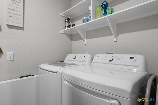 Building Photo - 1913 Zabcikville Dr