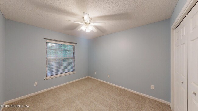 Building Photo - 281 Village Green Ave