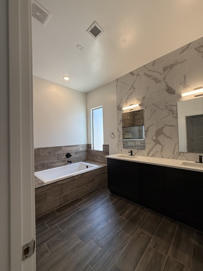 Building Photo - 13389 Carterton Ave