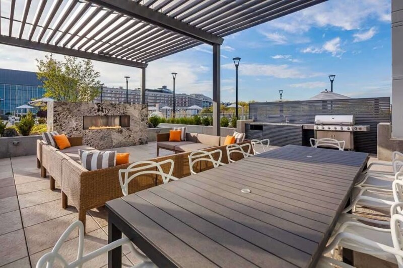 Building Photo - 749 N Hudson Ave