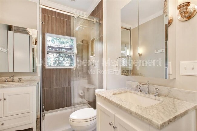 Building Photo - 939 Euclid Ave NE