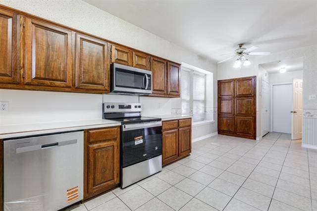 Building Photo - 1543 Knollview Ln