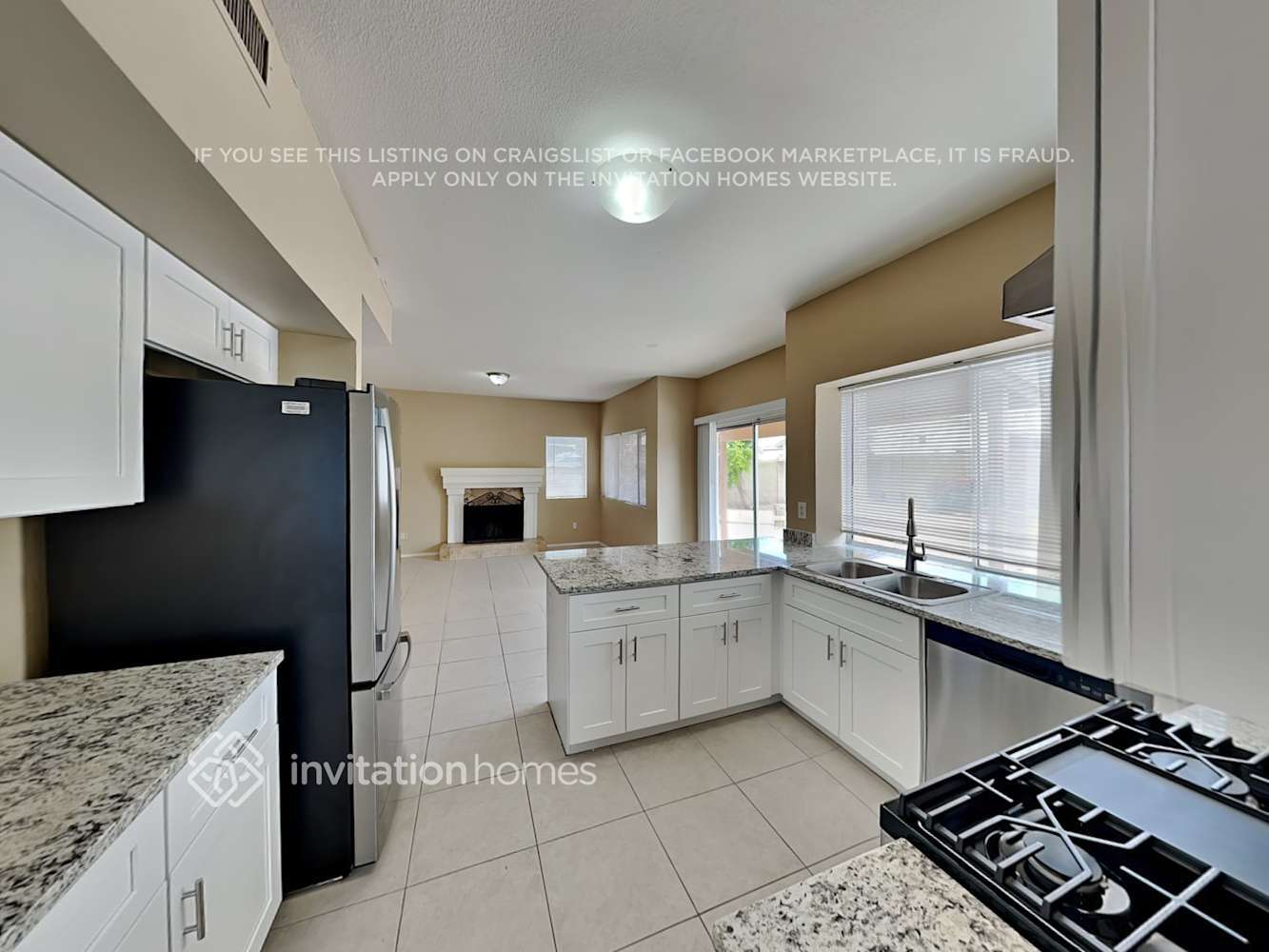 Building Photo - 1308 E Artesian Way