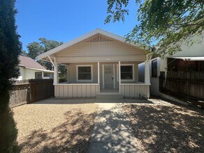 Building Photo - 1434