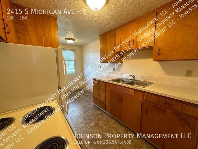 Building Photo - 2415 S Michigan Ave