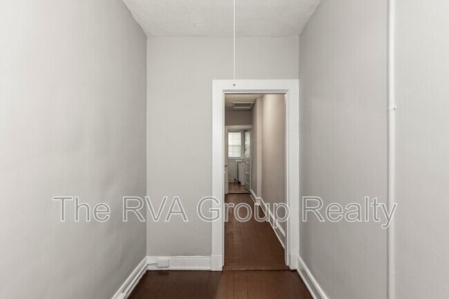 Building Photo - 2611 Grayland Ave