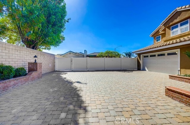 Building Photo - 4540 E Vanity Ln