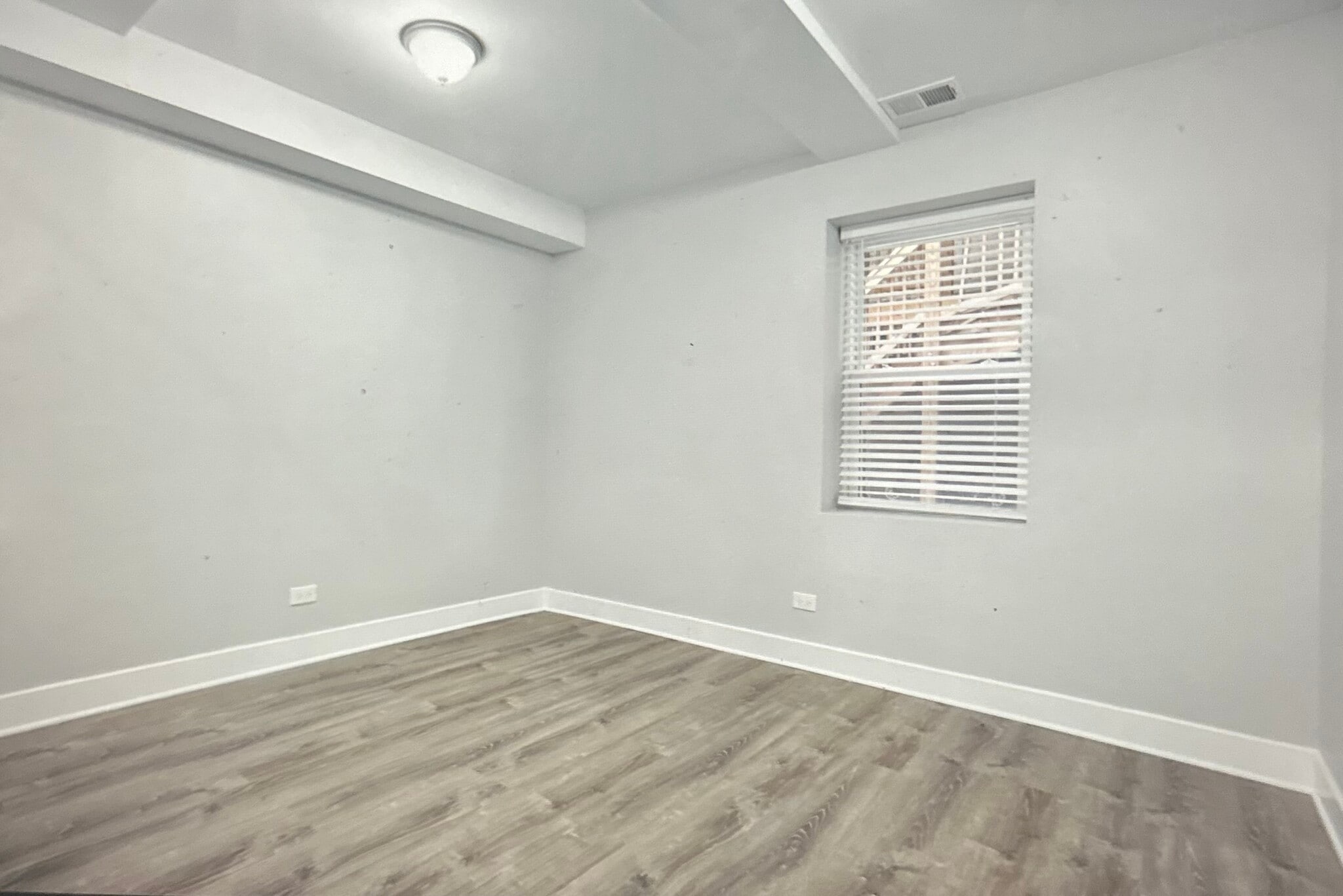 Building Photo - 2007 W Jarvis Ave