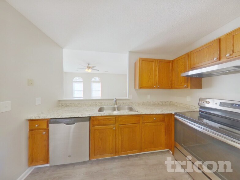 Building Photo - 172 Cherry Grove Dr