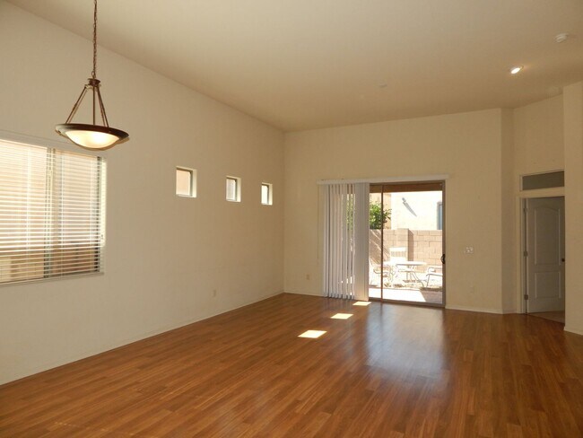 Building Photo - 4 Bedrooms - Gated Community in Oro Valley