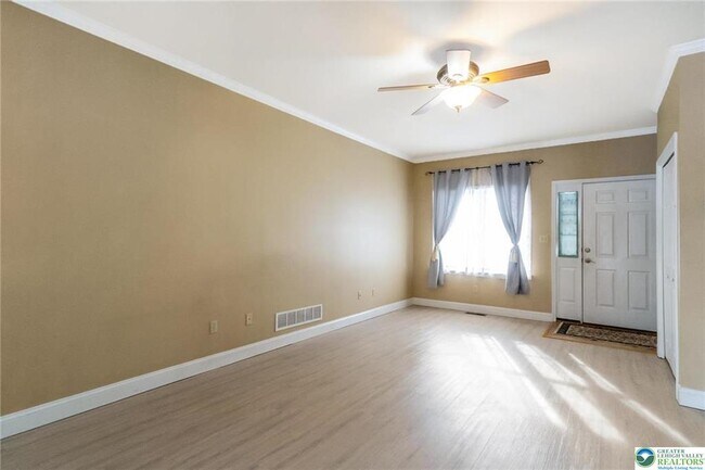 Building Photo - 537 Kemmerer Ln