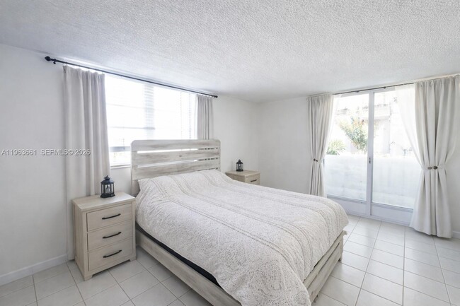 Building Photo - 7900 Tatum Waterway Dr