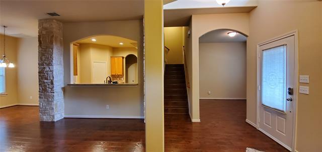 Building Photo - 300 Sunrise Ln