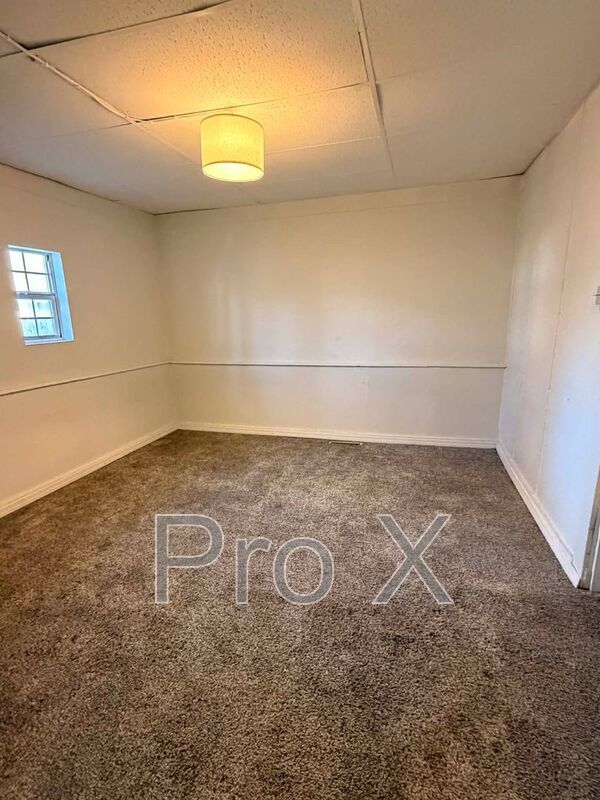 Building Photo - 210&210 1/2 S Pearl