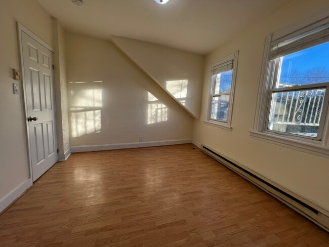 Building Photo - 42 Highwood Terrace