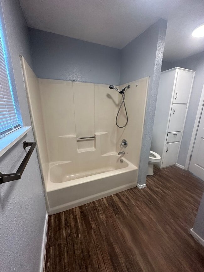 Building Photo - 301 N Louisiana St