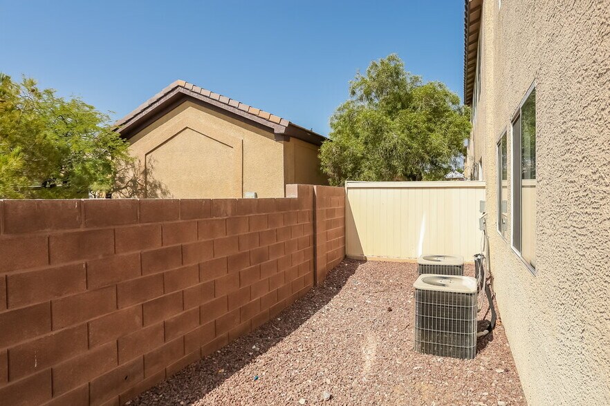 Building Photo - 9481 Havasu Canyon Ave