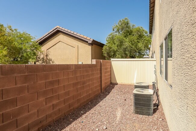 Building Photo - 9481 Havasu Canyon Ave