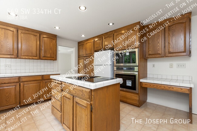 Building Photo - 549 SW 334th Ct