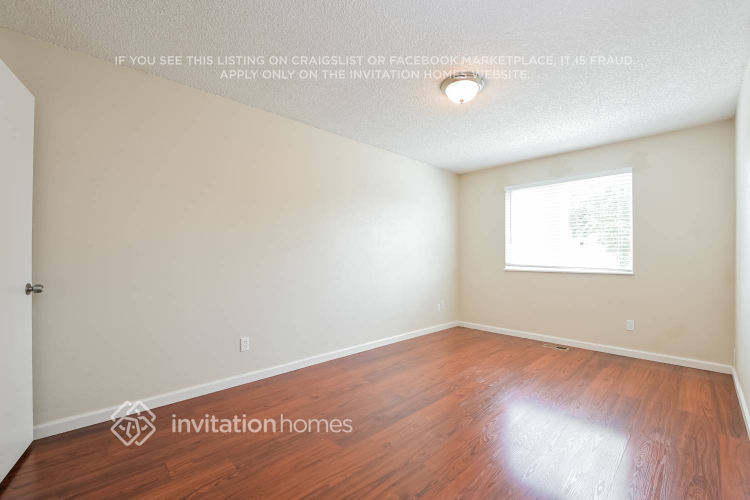 Building Photo - 1240 W 135th Dr