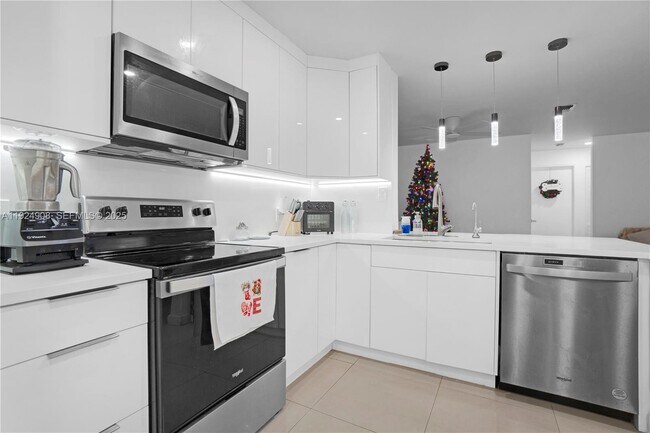 Building Photo - 11211 W Atlantic Blvd