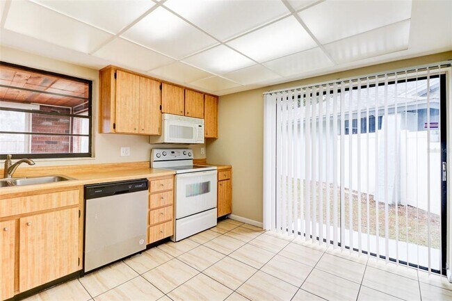 Building Photo - 10315 Fernbrook Ln