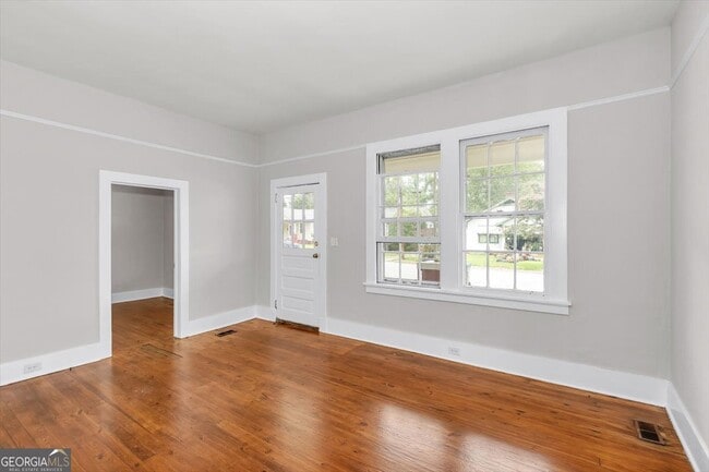 Building Photo - 2008 Starnes St