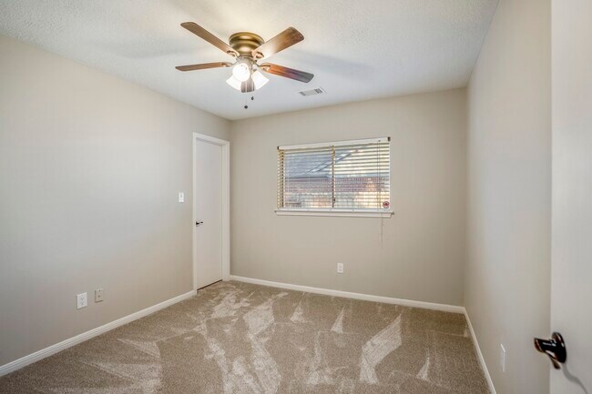 Building Photo - 5418 Roserock Ln