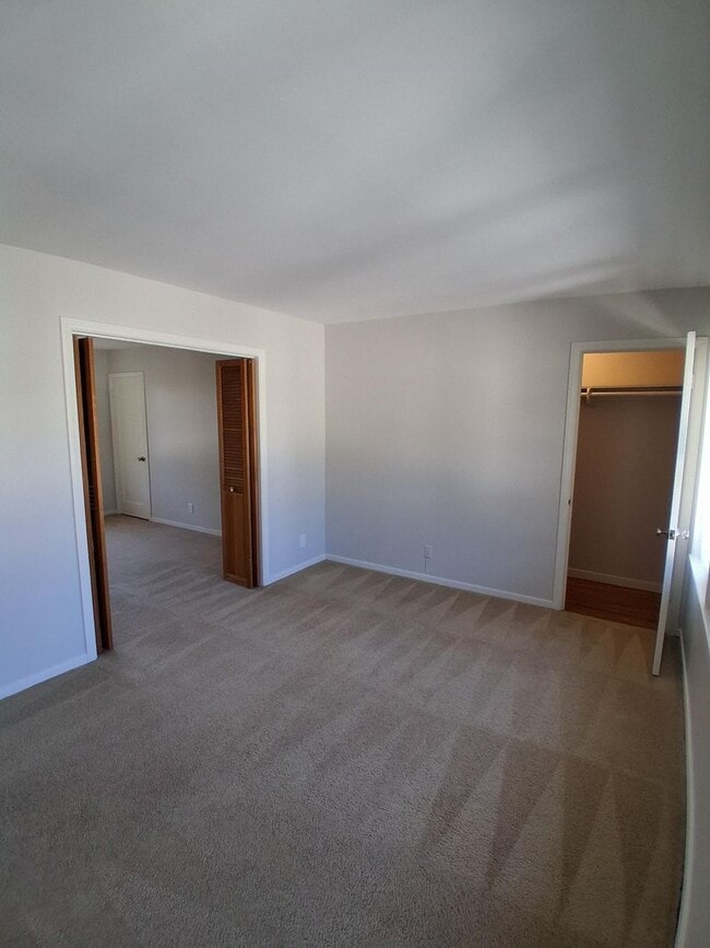 Building Photo - 1044-1048 Marcussen Drive