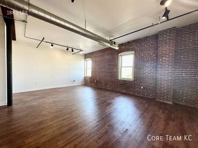 Building Photo - 204 Walnut St