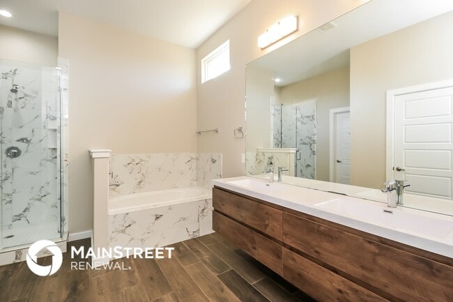 Building Photo - 11215 Paradise Out Ln
