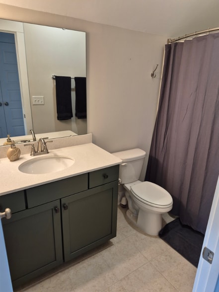 Building Photo - 386 Bumble Cir