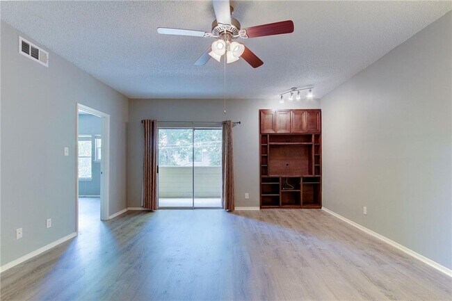Building Photo - 808 W 29th St