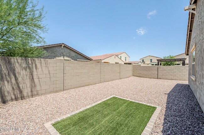 Building Photo - 9910 E Theia Dr