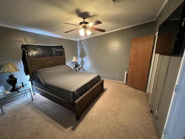 Building Photo - 5135 N Western Dr