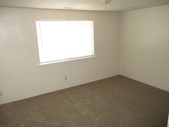 Building Photo - 36-2-1