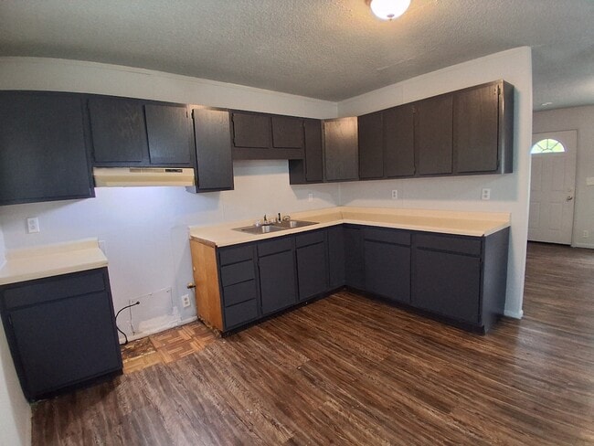 Building Photo - 1009 Glenwood-