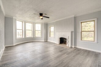 Building Photo - 2840 S Moreland Blvd