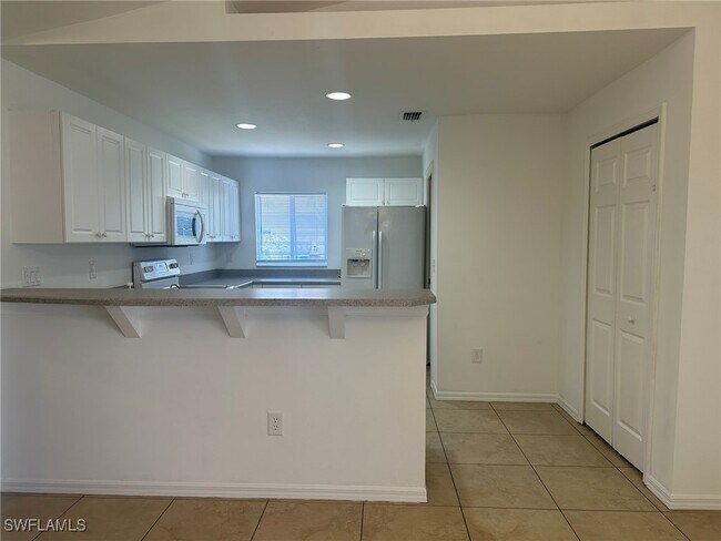 Building Photo - 2212 NW 18th Ave
