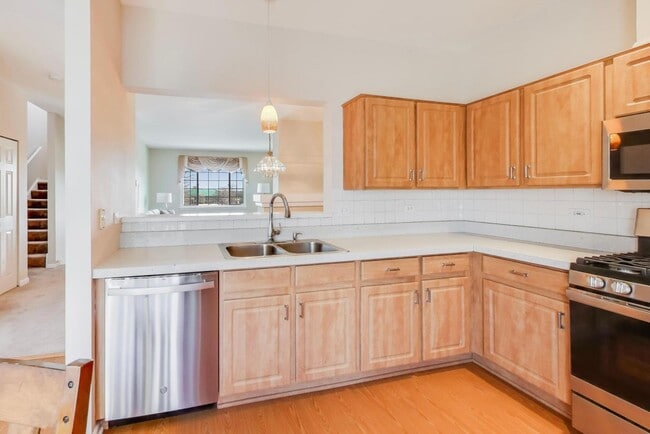 Building Photo - 3357 Ravinia Cir