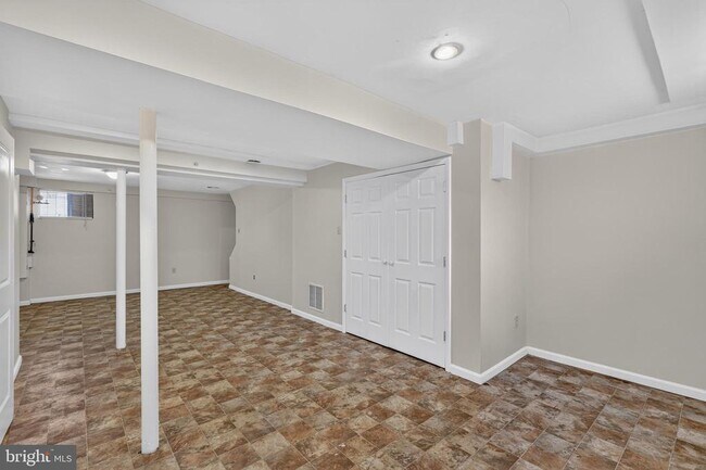 Building Photo - 2931 Sunset Ln