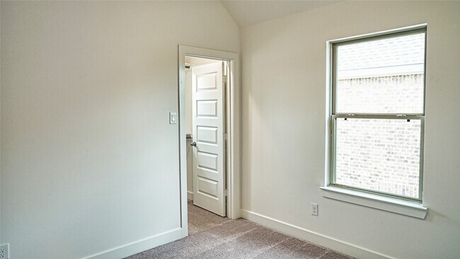 Building Photo - 7102 Grassland Vis Ln